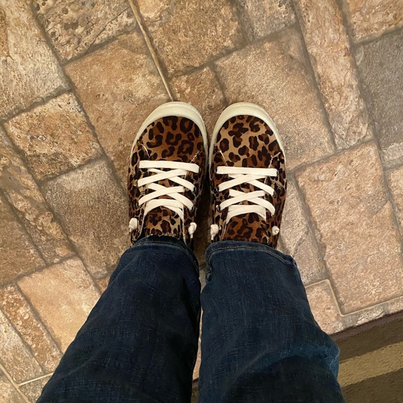 💍BOUTIQUE💍🆕 Leopard Print Sneakers only 3 left - Picture 2 of 6